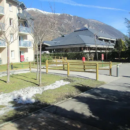 Accueillant 45 M² Piscine Partagee Daire